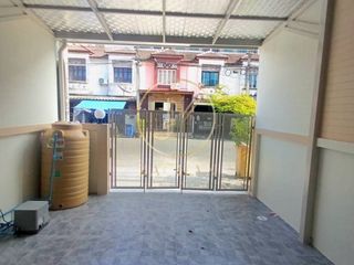 Продажа 2 спальни таунхаус в Sai Noi, Нонтабури