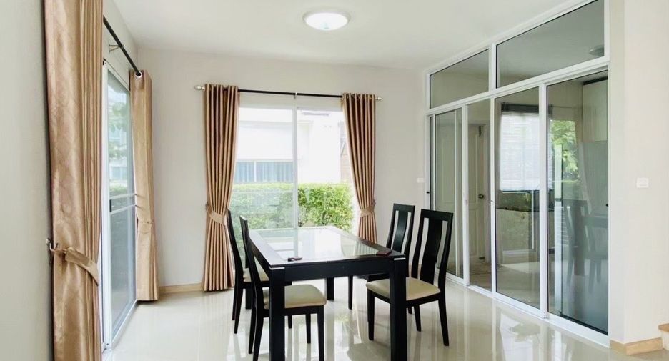 For sale 3 bedrooms house in Si Racha, Chonburi