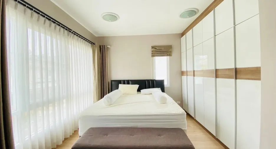 For sale 3 bedrooms house in Si Racha, Chonburi