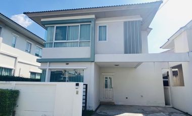 For sale 3 bedrooms house in Si Racha, Chonburi