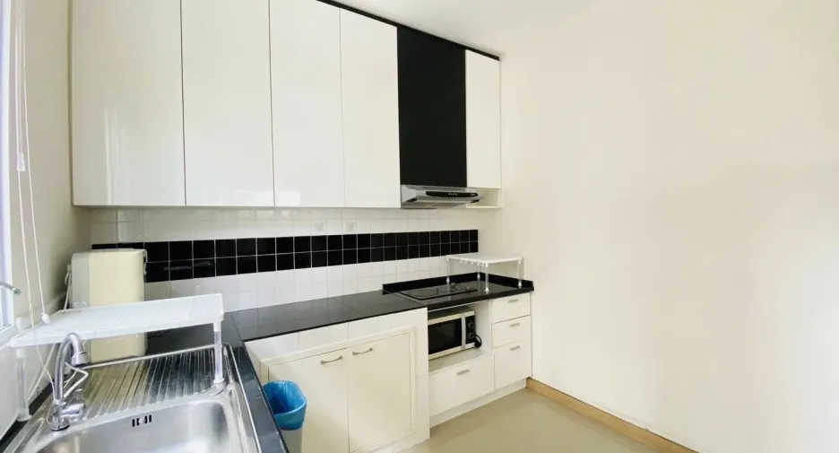 Casa en venta de 3 habitaciones en Si Racha, Chonburi