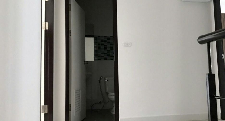 For rent 3 bedrooms townhouse in Thalang, Phuket