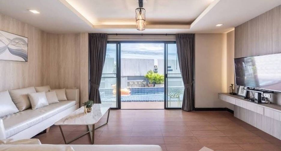 For rent 4 bedrooms villa in Bang Lamung, Chonburi