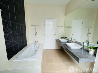 For rent 4 bedrooms villa in Bang Lamung, Chonburi