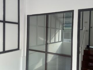 For sale 4 ベッドルーム townhouse in Sam Phran, Nakhon Pathom