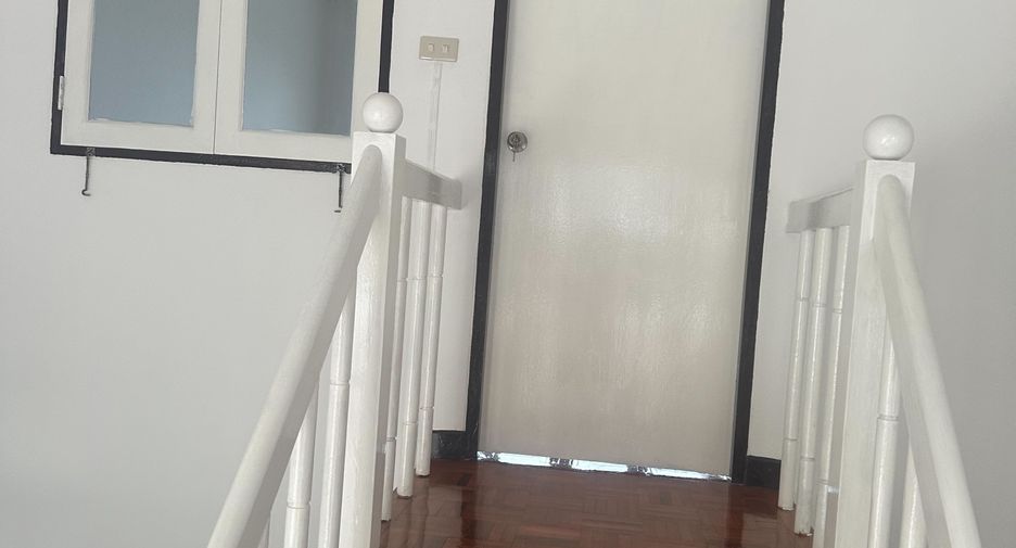 À vendre 4 chambres maison de ville à Sam Phran, Nakhon Pathom