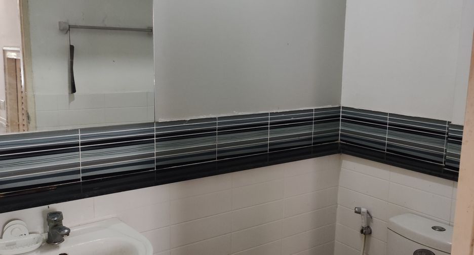 For sale 3 ベッドルーム townhouse in Mueang Pathum Thani, Pathum Thani