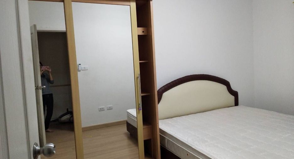For rent 3 bedrooms townhouse in Mueang Pathum Thani, Pathum Thani