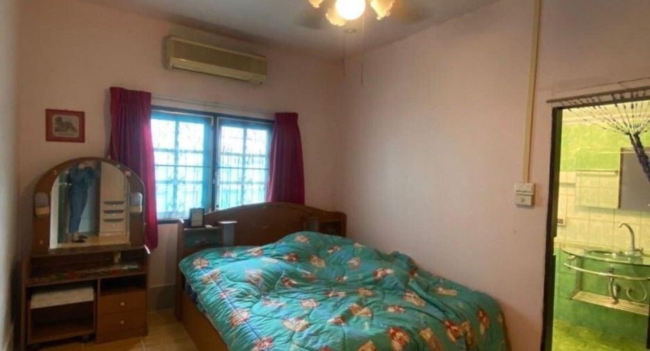 À vendre 2 chambres maison à Si Racha, Chonburi