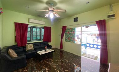 À vendre 2 chambres maison à Si Racha, Chonburi