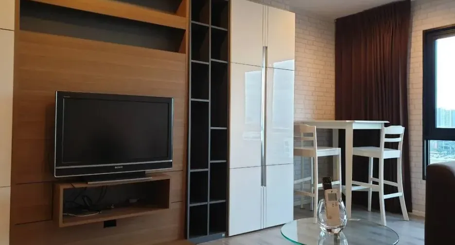 For sale 1 bed condo in Mueang Samut Prakan, Samut Prakan