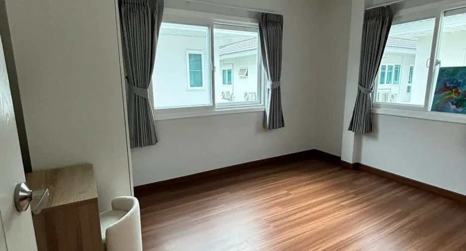 For sale 4 bedrooms house in Thalang, Phuket