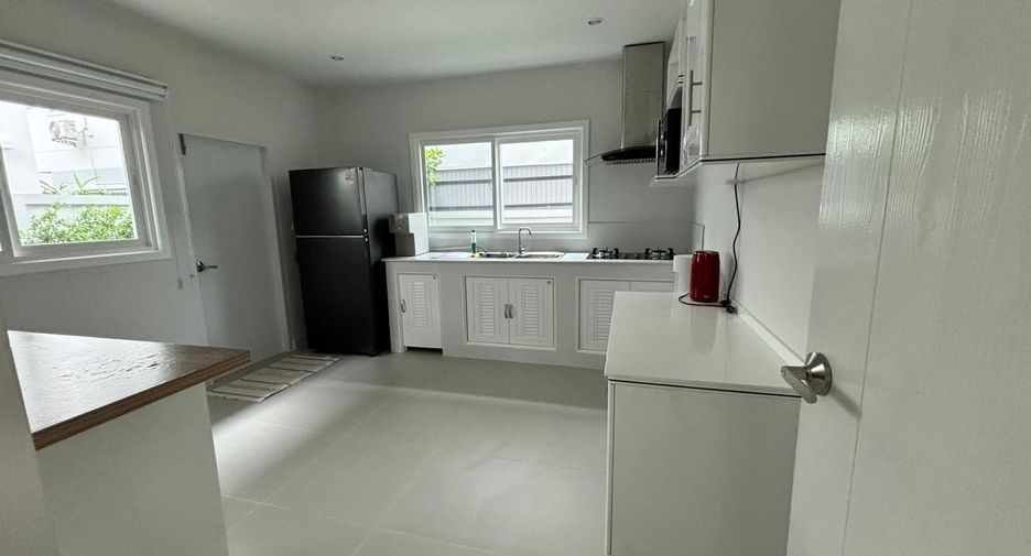 For sale 4 bedrooms house in Thalang, Phuket