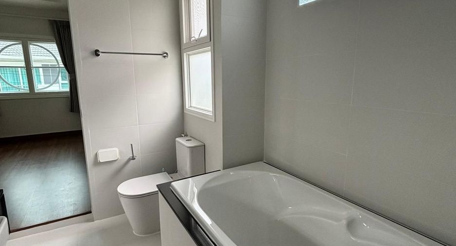 For sale 4 bedrooms house in Thalang, Phuket