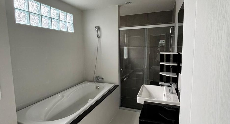 For sale 4 bedrooms house in Thalang, Phuket