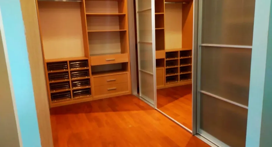 À vendre 5 chambres villa à Mueang Samut Prakan, Samut Prakan