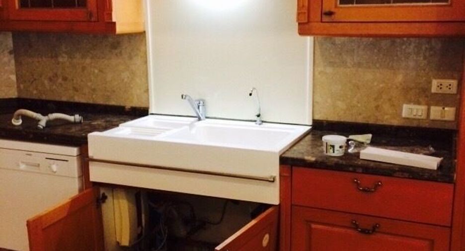 À vendre 5 chambres villa à Mueang Samut Prakan, Samut Prakan