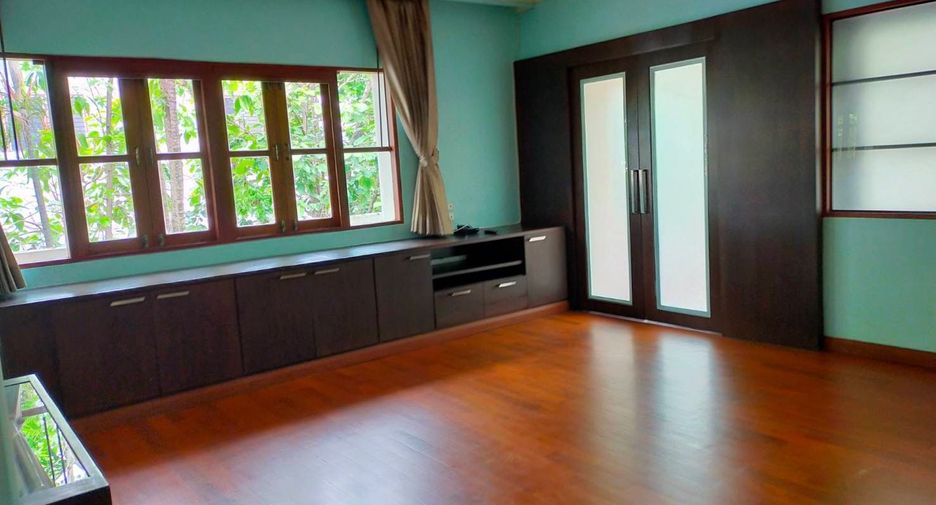 À vendre 5 chambres villa à Mueang Samut Prakan, Samut Prakan