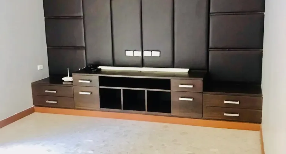 À vendre 5 chambres villa à Mueang Samut Prakan, Samut Prakan