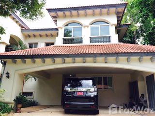 For sale 5 bedrooms villa in Mueang Samut Prakan, Samut Prakan