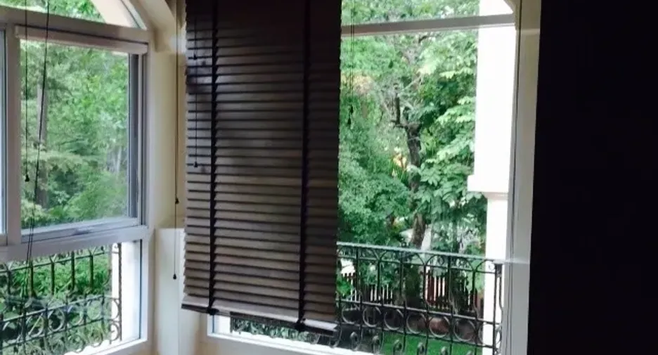 À vendre 5 chambres villa à Mueang Samut Prakan, Samut Prakan
