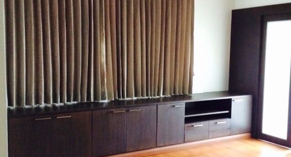 À vendre 5 chambres villa à Mueang Samut Prakan, Samut Prakan