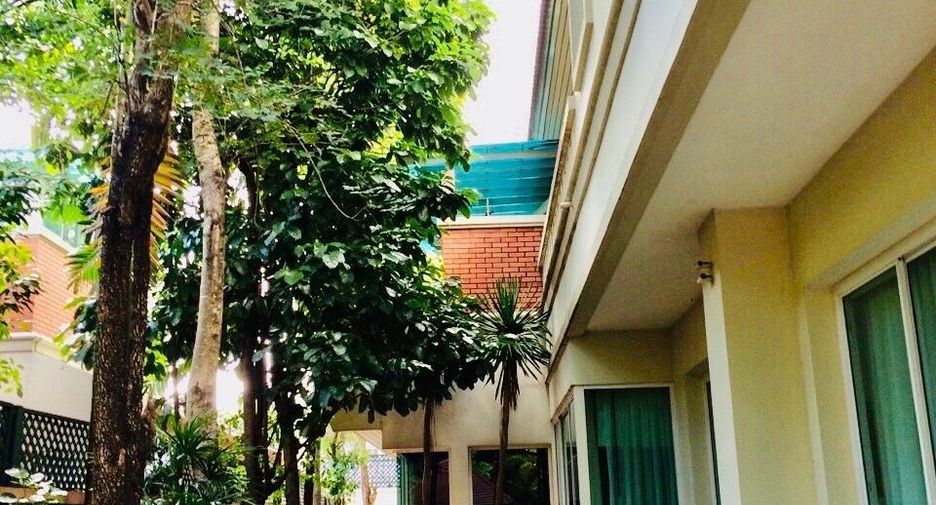 À vendre 5 chambres villa à Mueang Samut Prakan, Samut Prakan