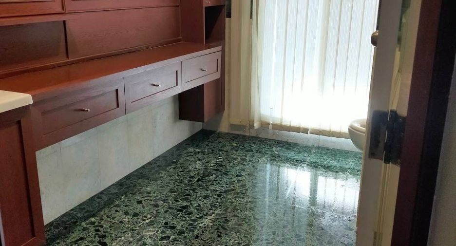 À vendre 5 chambres villa à Mueang Samut Prakan, Samut Prakan