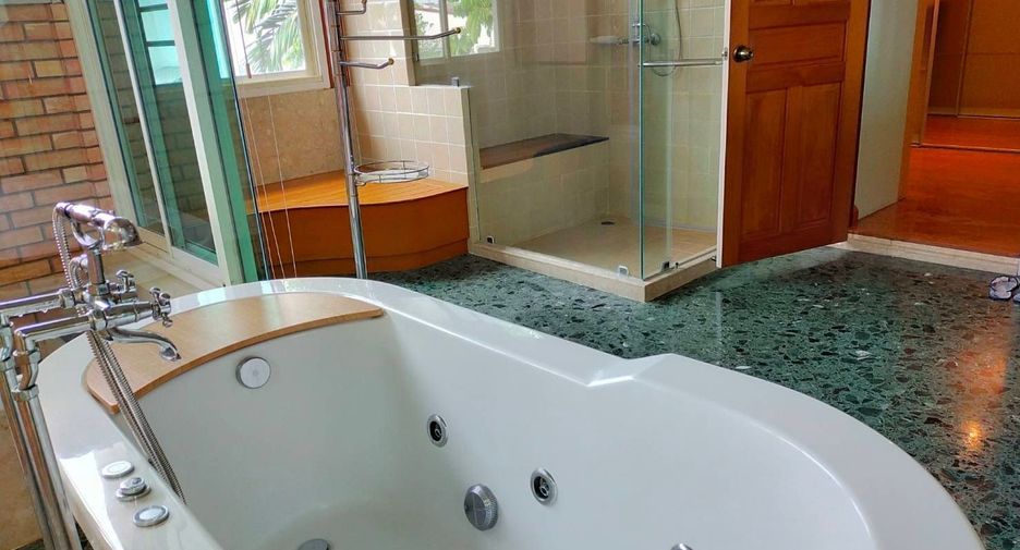 À vendre 5 chambres villa à Mueang Samut Prakan, Samut Prakan