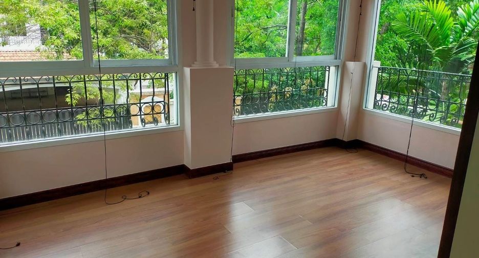 À vendre 5 chambres villa à Mueang Samut Prakan, Samut Prakan