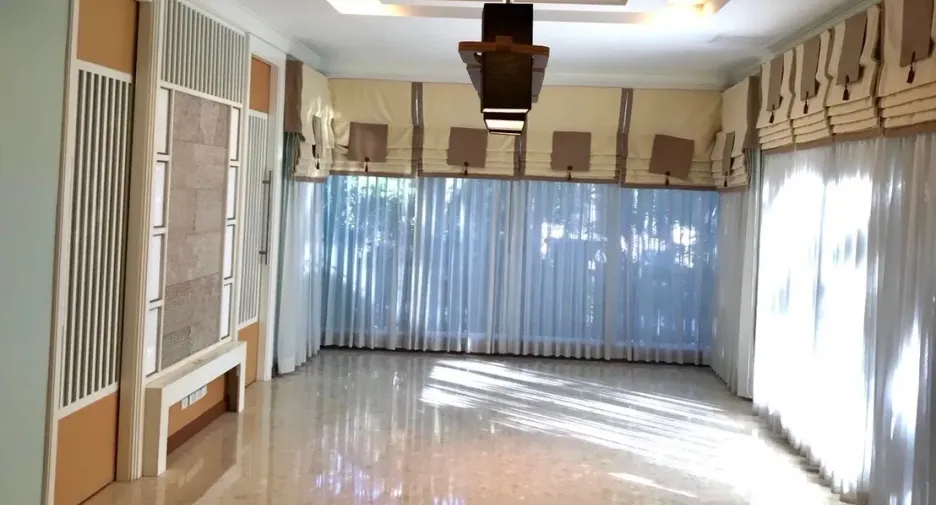 À vendre 5 chambres villa à Mueang Samut Prakan, Samut Prakan