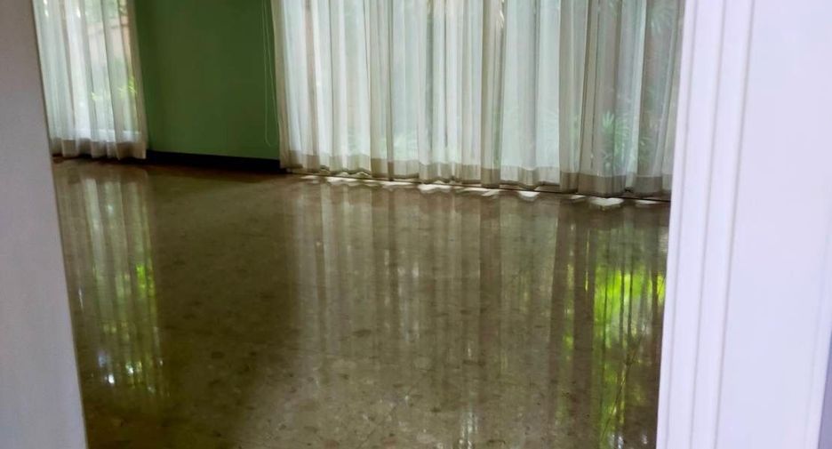 À vendre 5 chambres villa à Mueang Samut Prakan, Samut Prakan