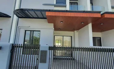 For rent 3 bedrooms townhouse in Mueang Phuket, Phuket