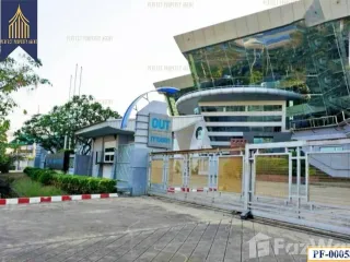 Oficina en venta de 5 habitaciones en Mueang Samut Sakhon, Samut Sakhon