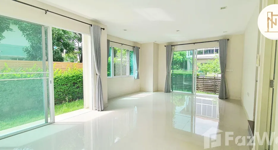 For sale 3 bedrooms house in Mueang Pathum Thani, Pathum Thani