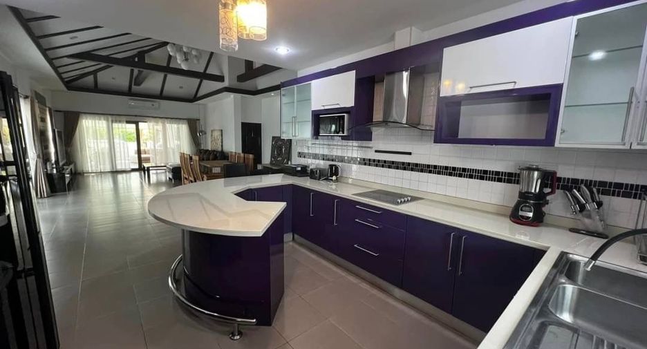 Villa zum Kauf mit 5 Zimmer in Bang Lamung, Chonburi