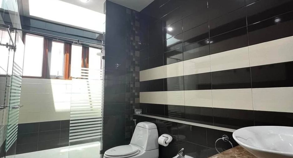 Villa zum Kauf mit 5 Zimmer in Bang Lamung, Chonburi