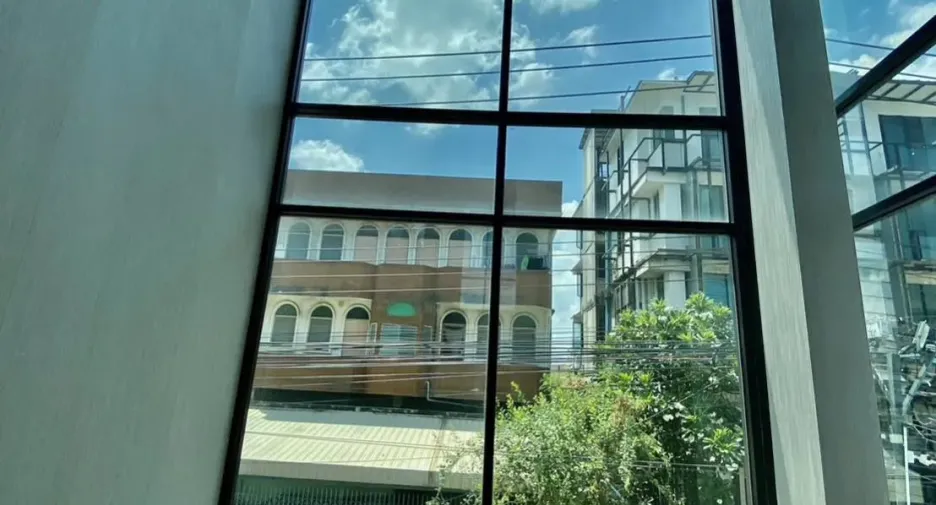 For sale 4 bedrooms townhouse in Wang Thonglang, Bangkok