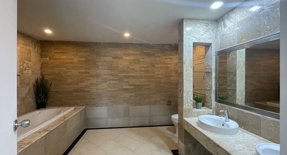 For rent 2 bedrooms condo in Mueang Phuket, Phuket