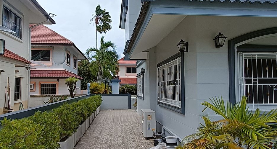 For sale 5 bedrooms villa in Bang Lamung, Chonburi
