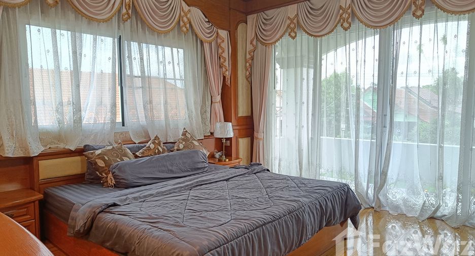 For sale 5 bedrooms villa in Bang Lamung, Chonburi
