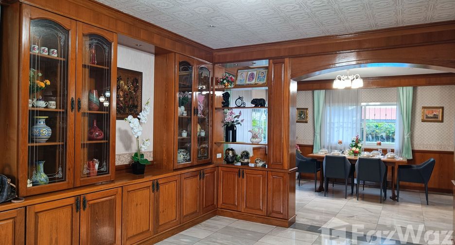 For sale 5 bedrooms villa in Bang Lamung, Chonburi