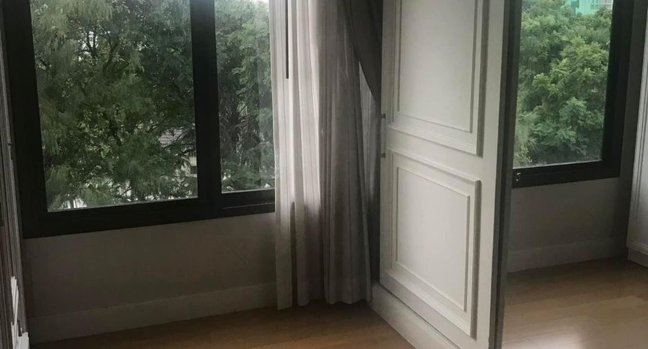 For sale 2 bedrooms condo in Sathon, Bangkok