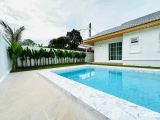 For rent 3 bedrooms villa in Mueang Phuket, Phuket