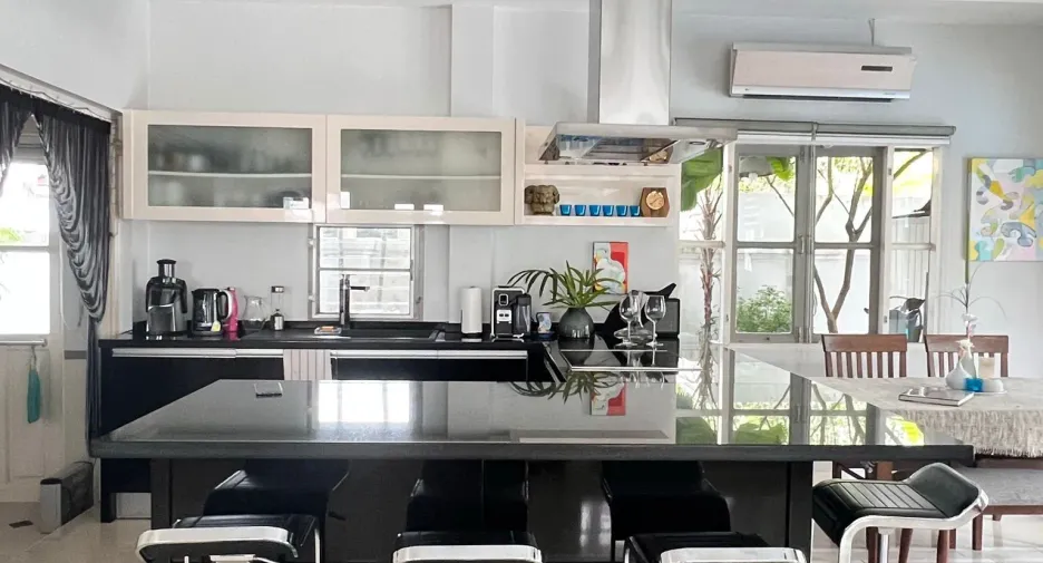 Villa zur Miete mit 4 Zimmer in Mueang Phuket, Phuket