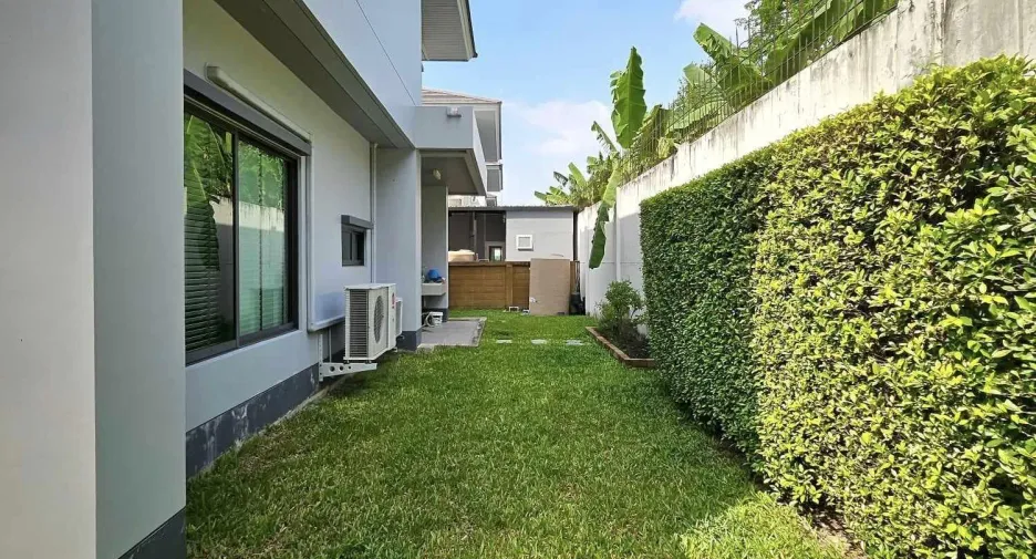 For sale 4 bedrooms house in Prawet, Bangkok