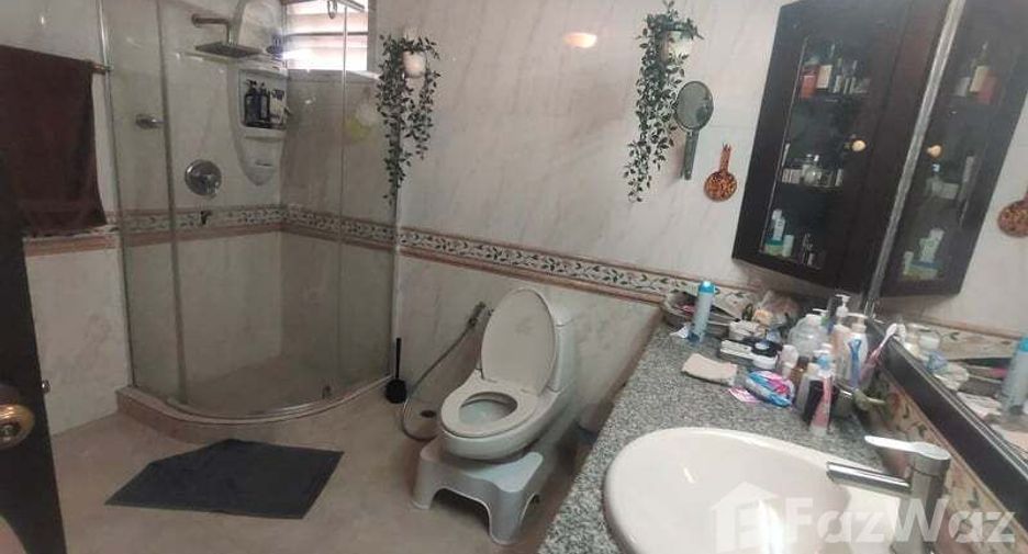 À vendre 3 chambres condo à Watthana, Bangkok