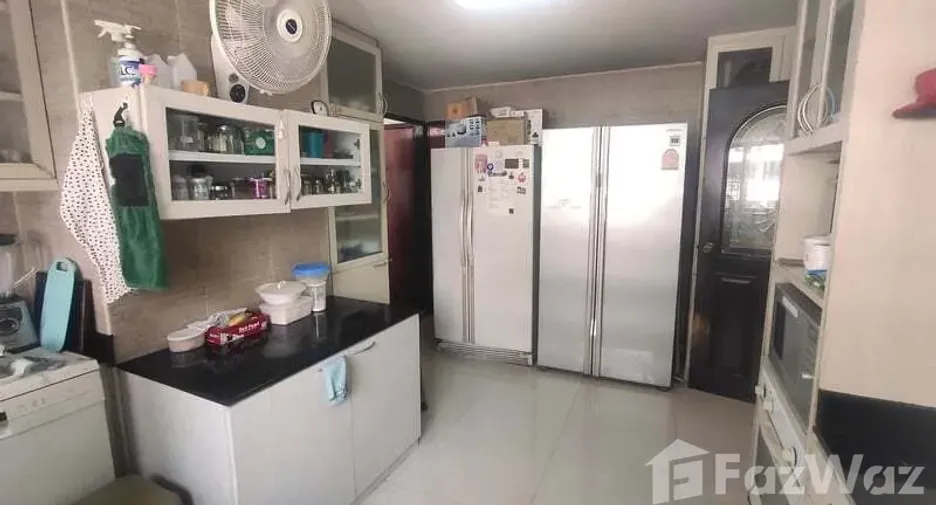 À vendre 3 chambres condo à Watthana, Bangkok