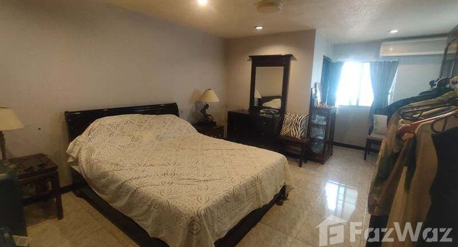 À vendre 3 chambres condo à Watthana, Bangkok