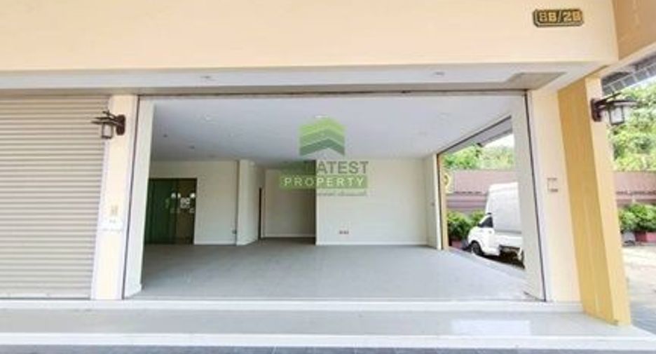 Продажа 4 спальни офис в Sam Phran, Накхонпатхом